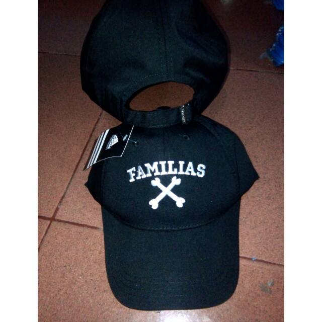 Topi Familias Hitam