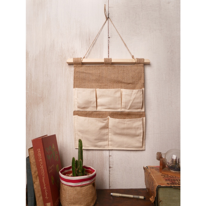 Pajangan Dinding Aesthetic Wall Pocket Goni Canvas 5 Saku Dekorasi Dinding Storage Bag Organizer Pouch Gantung Rustic Style Hanger