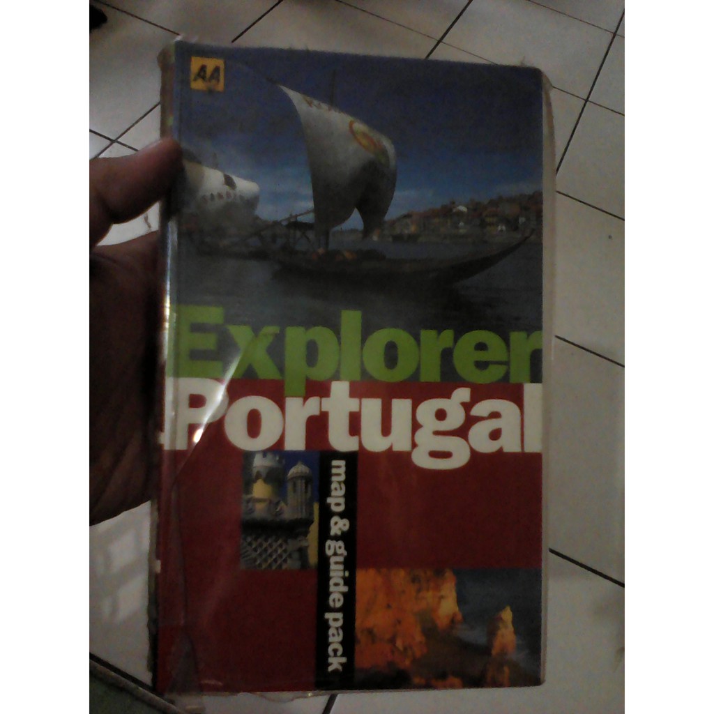 

Explorer Portugal Map and Guide Pack