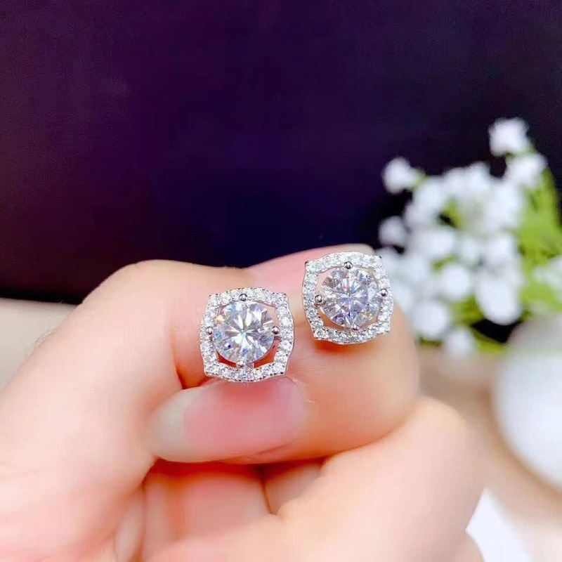 Fashion Luxury 1 Karat Moissanite Stud Earrings