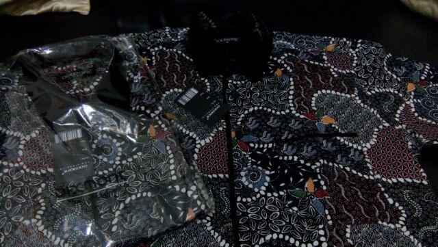 Kemeja Batik Pria Lengan Pendek Bs62 Katun Motif Modern Dixmont Semi Slim Fit Premium