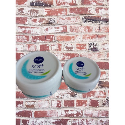 NIVEA SOFT JAR PELEMBAB WAJAH