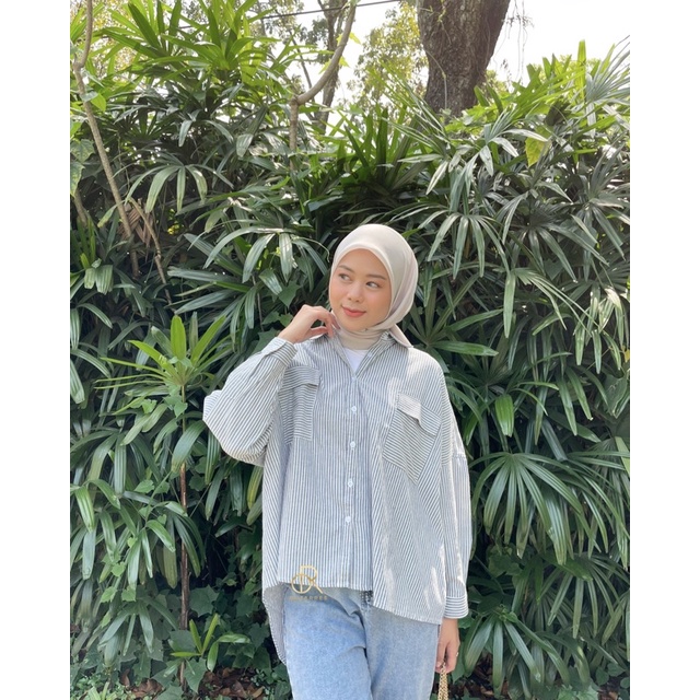 KENYA OVERSIZED SHIRT / KEMEJA WANITA-NAVY