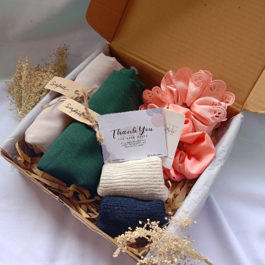 

HIJAB GIFT BOX/KADO (Chinese Evergreens) hampers hadiah gift kado murah vintage hijab muslim wanita