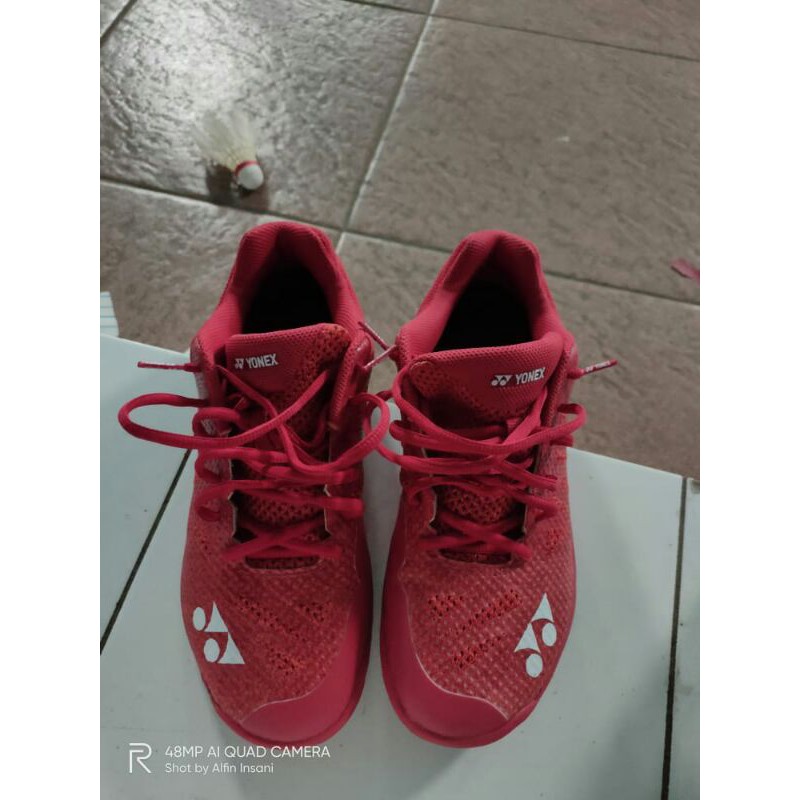 Sepatu Yonex Aerus