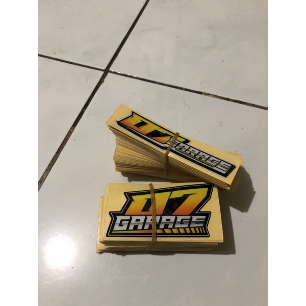 

Stiker 07garage (2pcs)