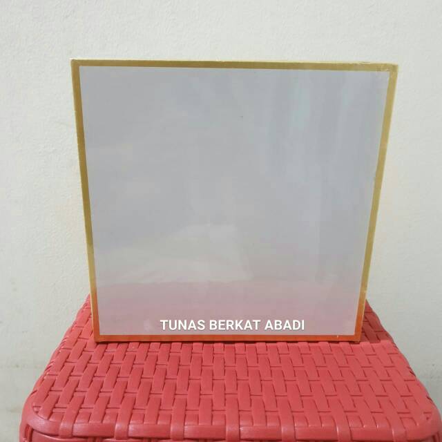 Tatakan kue Gold kotak 24 cm / Greyboard Gold kotak 24 cm / Cake Board Gold kotak 24 cm @25 cm