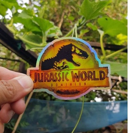 stiker hologram jurassic world dominion 8,8x6,7cm