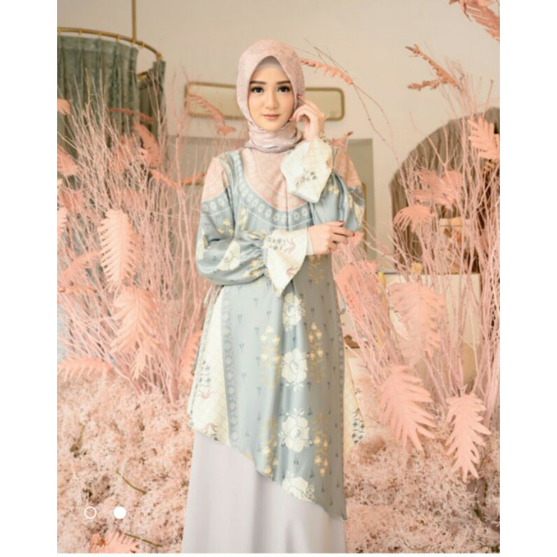 Rafflesia Blouse Cupcake (Minor Defect) by Wearing Klamby