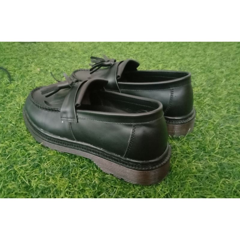 sepatu loafers pria docmart Andrian tassel kulit asli