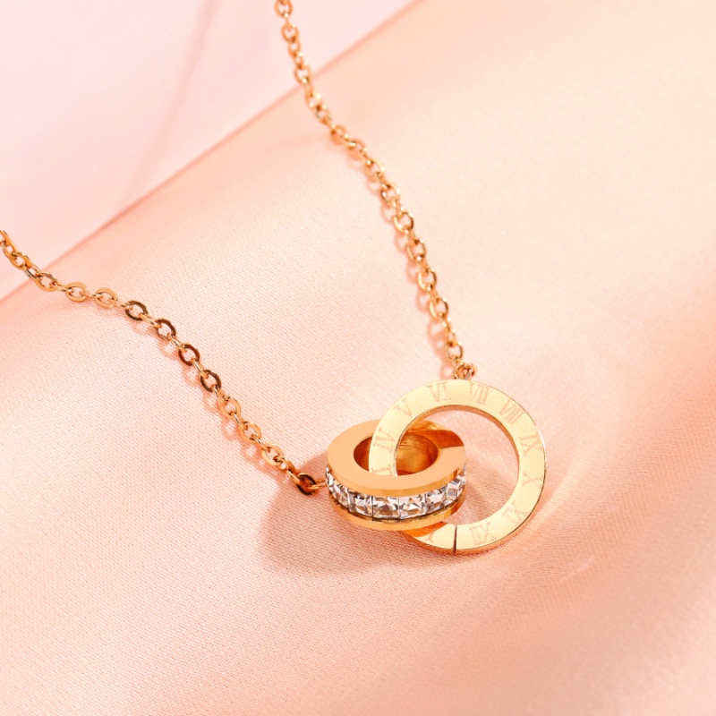 Kalung Rantai Dengan Liontin Cincin Ganda Aksen Berlian Imitasi Warna Rose Gold