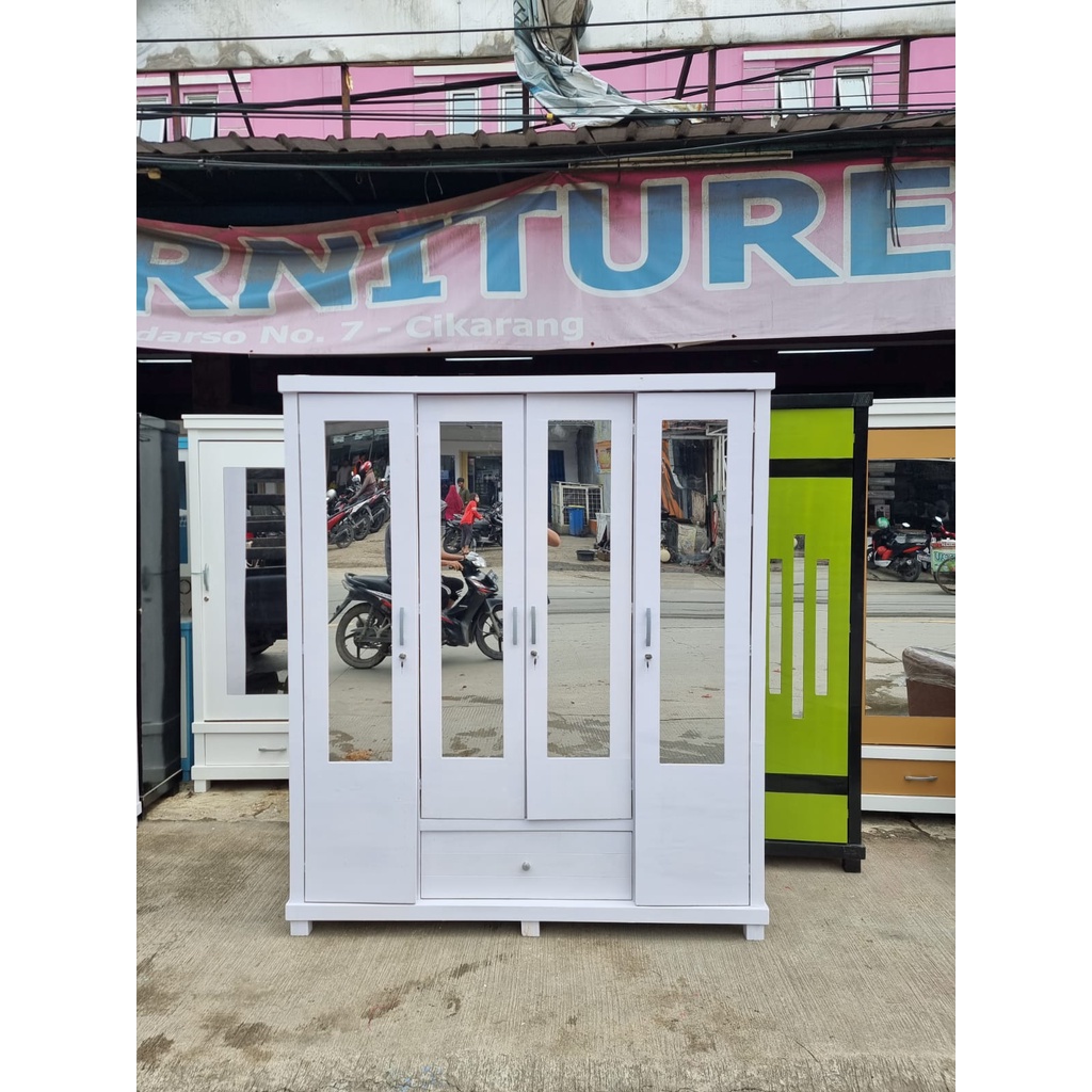 LEMARI PAKAIAN 4PINTU TARIKAN