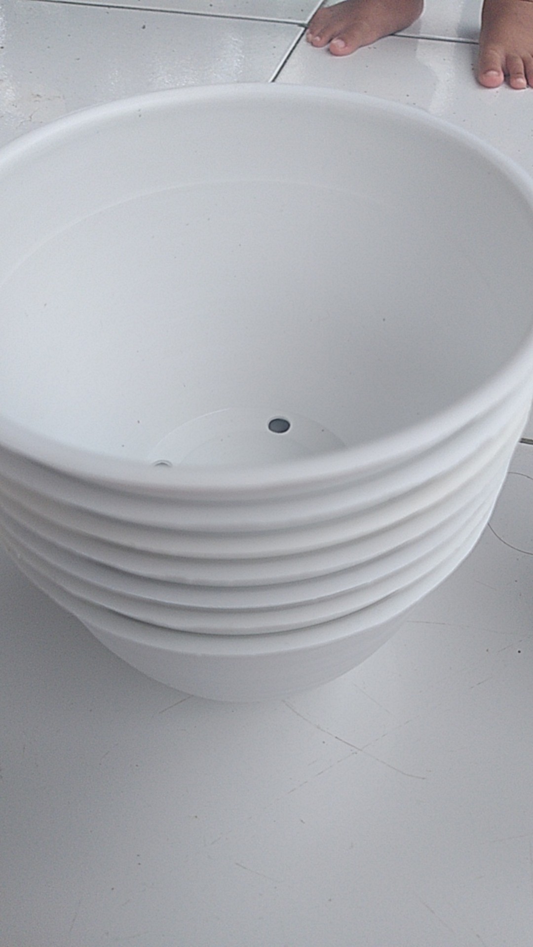 Pot Bunga Tawon Mdn 10 Putih / Mirip Pot Tawon 10 Lubang Vas Bunga Hias Plastik