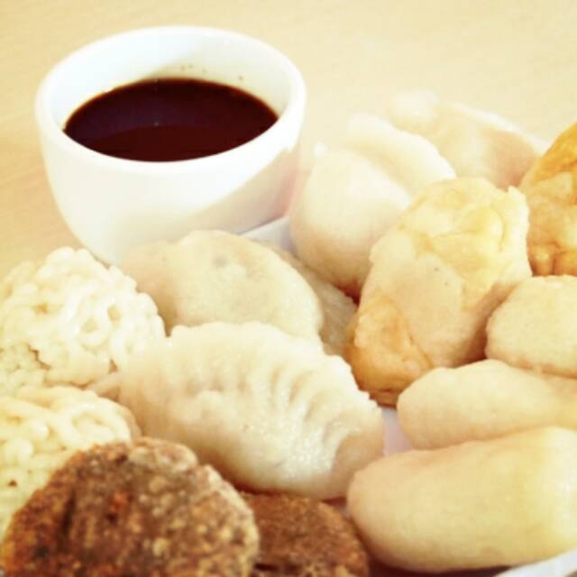 Pempek palembang ikan tenggiri cuka kental