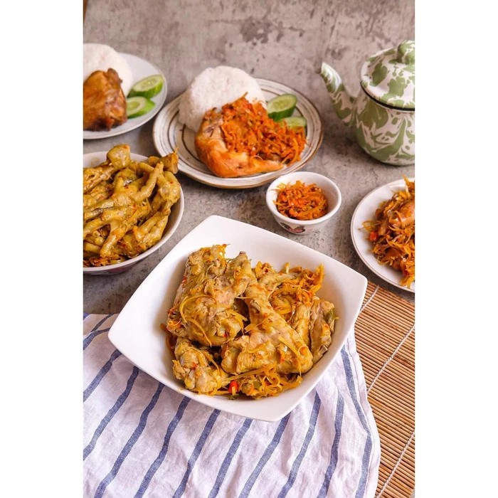

Sayap Ayam Kecombrang 1/2 Kg (berat dengan bumbu 650gram)