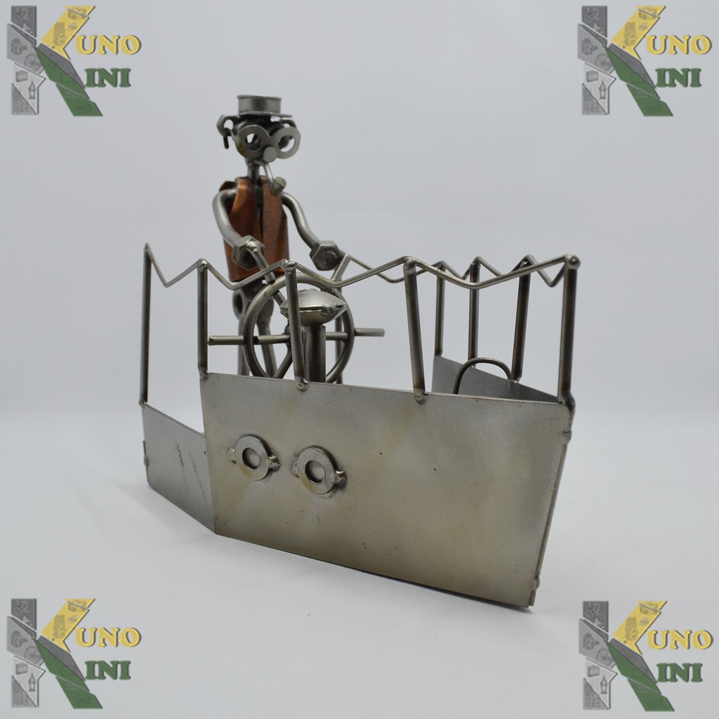 BARANG ANTIK PAJANGAN BERBENTUK PERAHU