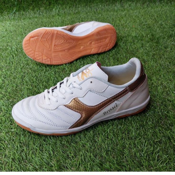 Paling Sesuai.. Sepatu Futsal diadora kulit. Sepatu futsal bahan kulit