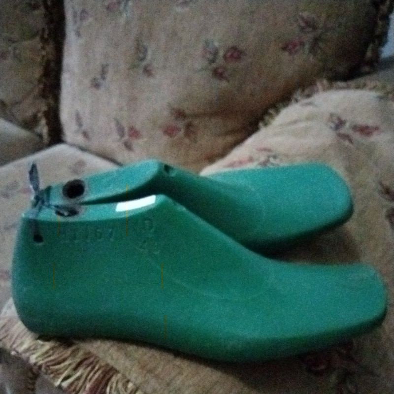 shoelast second  klobot plastik fiber keras pantovel pria ujung kotak no 40 pjg 26,5 cm