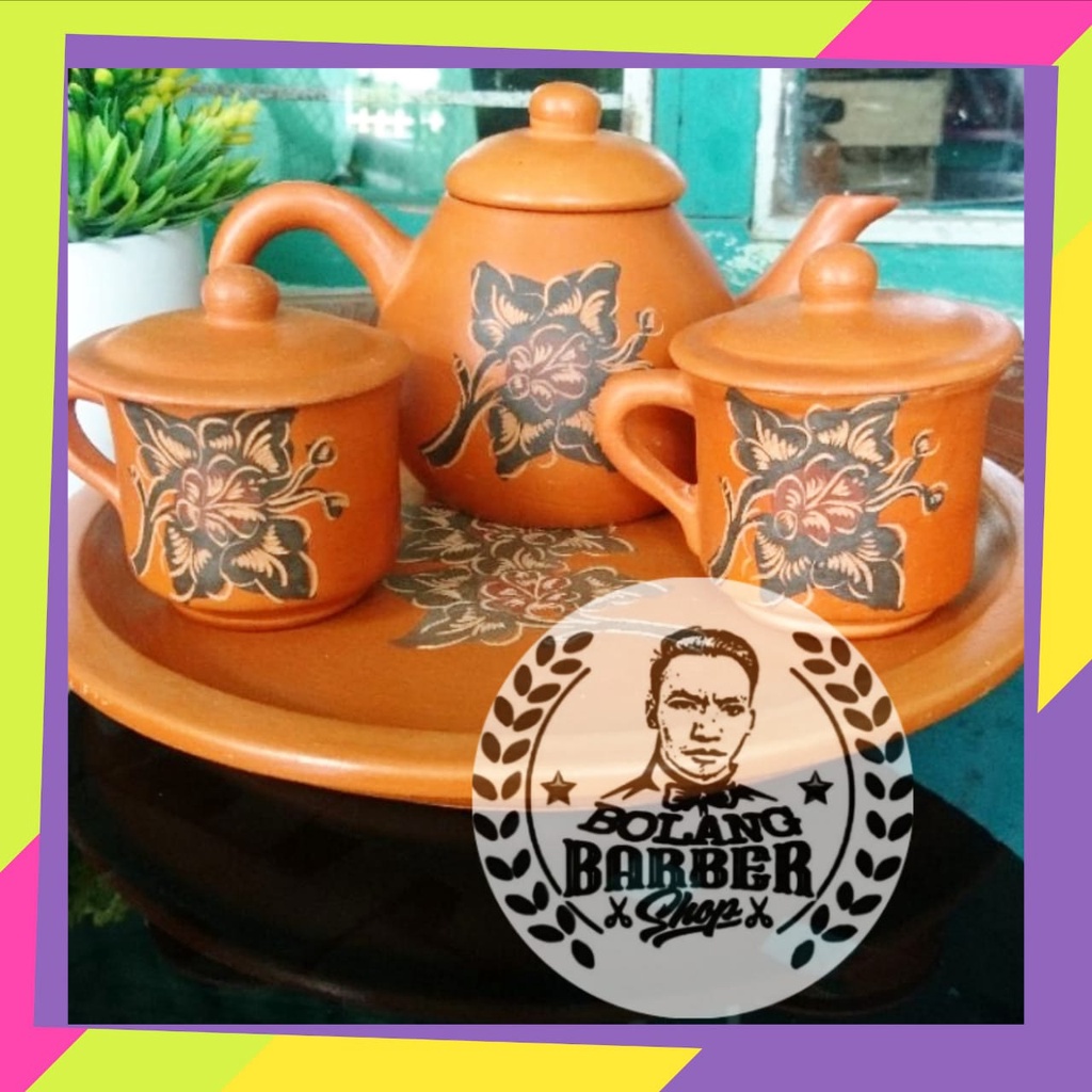 Poci tanah liat bunga khas tegal