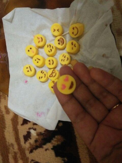 Cetakan Cokelat Fondant Puding Silicone Silikon Emoji Emoation Karakter Kue Angka Alphabet Coklat