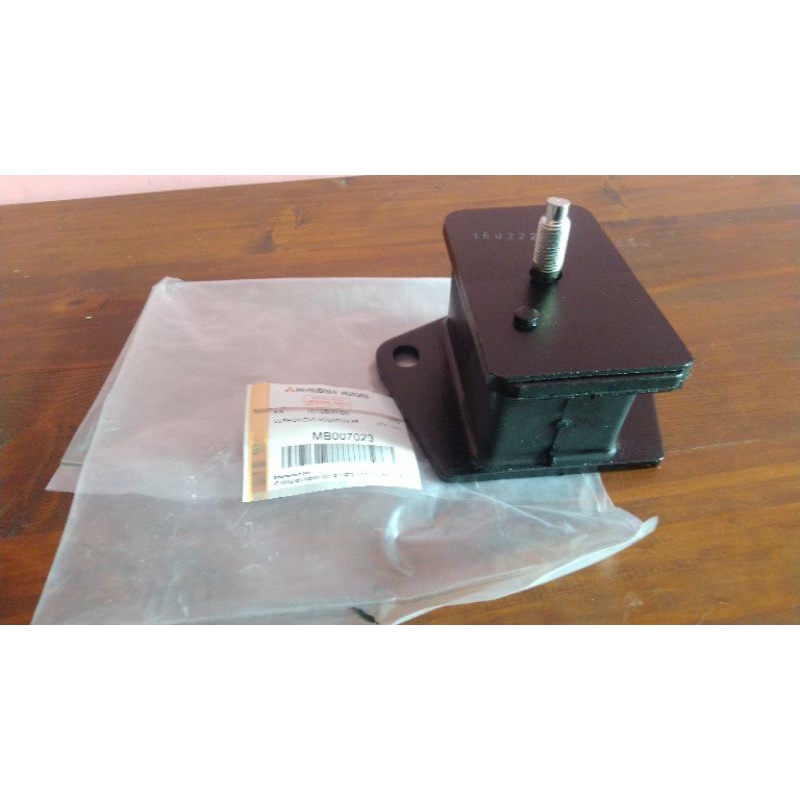 Pangkon mesin L300 diesel Ori