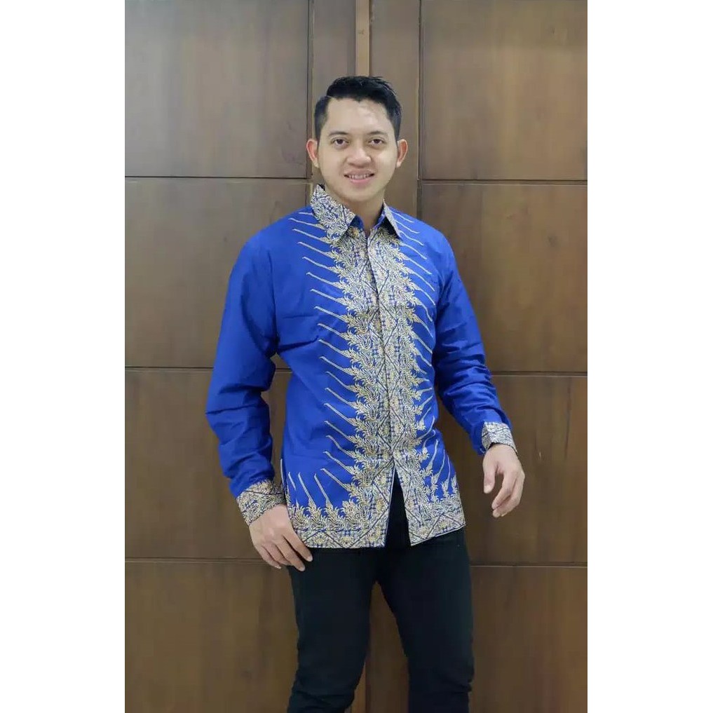 MODANG NAVY BATIKSOLOAMANAH BAJU KEMEJA BATIK SOLO LENGAN PANJANG LAPIS FURING ATASAN PREMIUM MODERN KATUN HALUS WEDANTA PINUS KAESANG JAYASRI VIJAY #2 CAHAYA KUNING EMAS MAHESA PARANG TRUNTUM COKLAT PANCASILA RED RAJASAKTI KANAYA SM LEMBUSURA RENJANA KLA