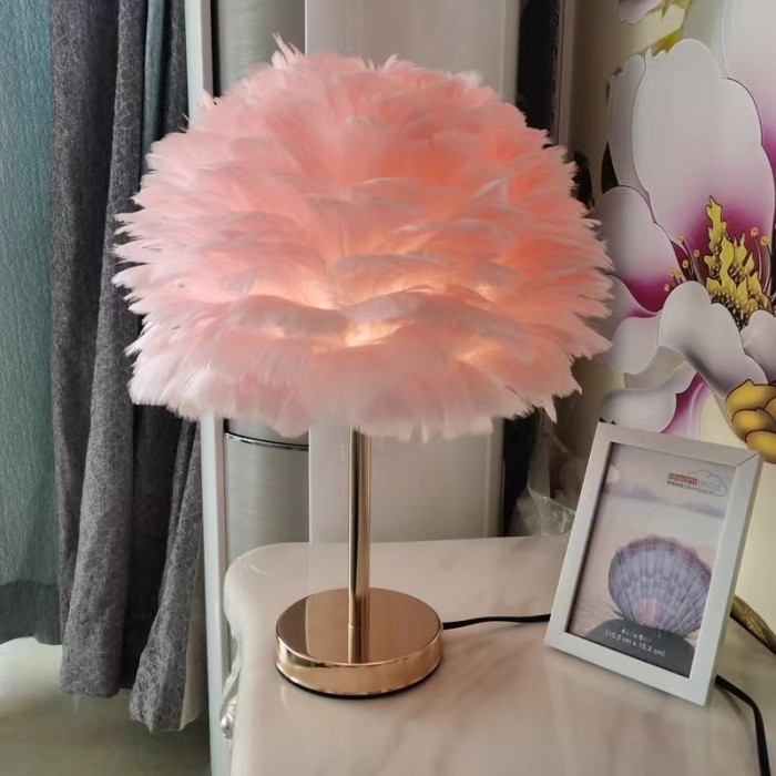 Lampu meja hias ruang tamu bulu angsa pink side lamp kamar tidur feather LED