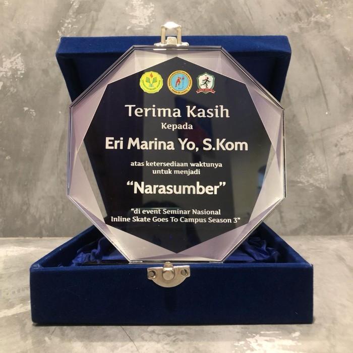 Medal Plakat Trophy Piala Plakat Wisuda Plakat Akrilik