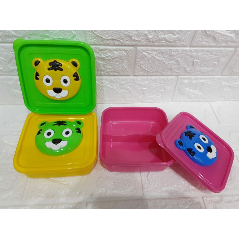 TEMPAT MAKAN TIMBUL ADA SEKAT