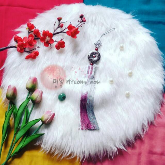 Silver Leaves - Norigae Aksesoris Hanbok Korea