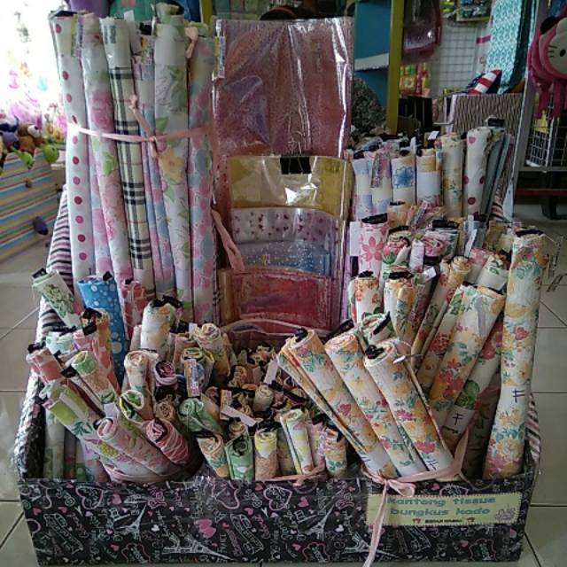 

KANTONG BUNGKUS KADO RUMAH WARNA