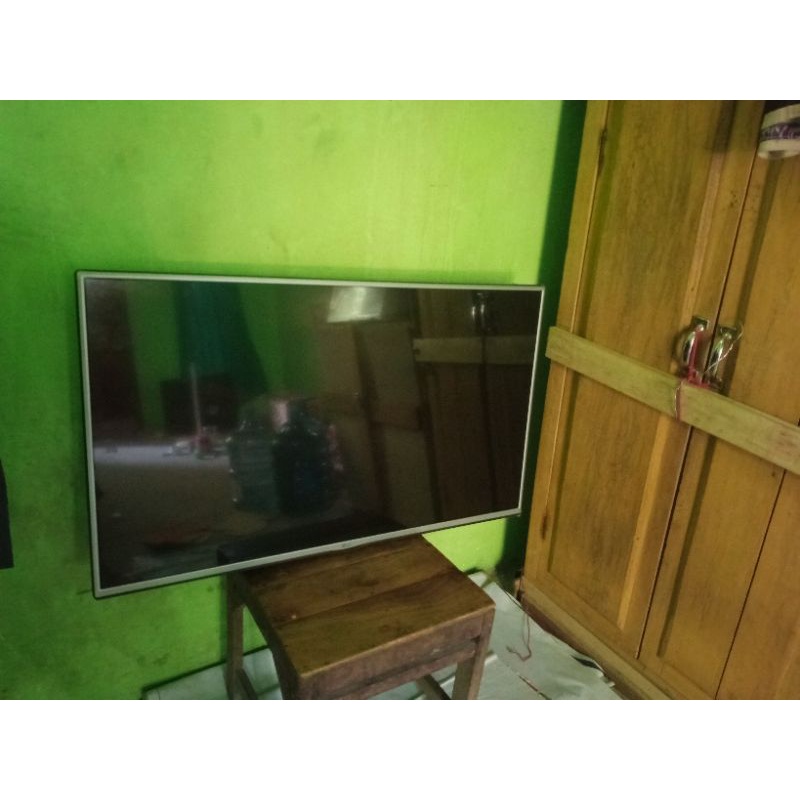 Panel Layar Lcd Tv LED LG 42 in Minus (42LF550A)
