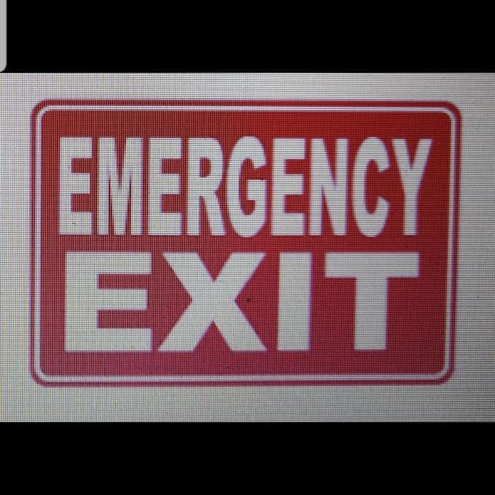 

SAFETY EXIT SIGN AKRILIK K3 RAMBU SAFETY EMERGENCY EXIT 20X30CM