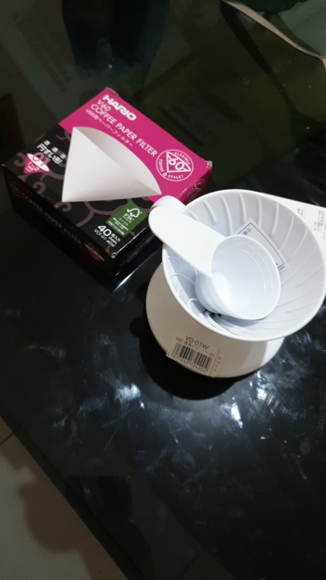 Hario Set V60 Coffee Dripper 01 White & Paper 01 White Isi 40