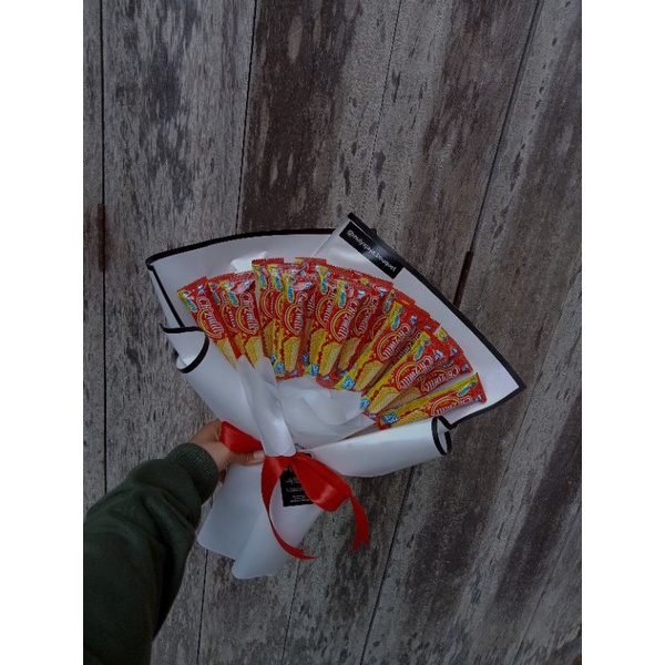 

Buket Snack / Snack Bouquet / Buket murah / Kado Ulang Tahun