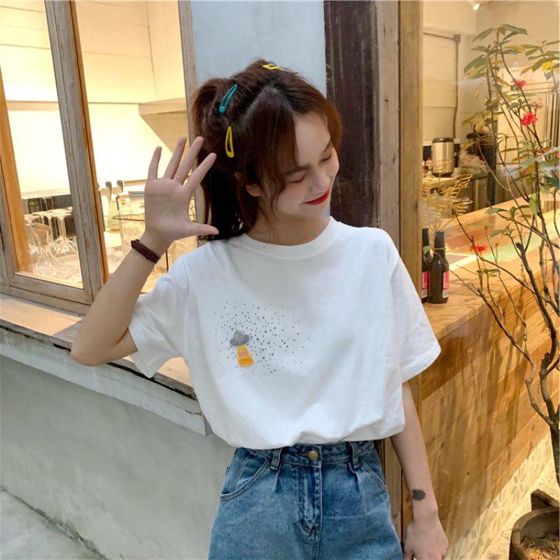 Kaos T Shirt Wanita dengan Model Potongan Longgar Lengan Kaos T Shirt Wanita dengan Model Potongan Longgar Lengan