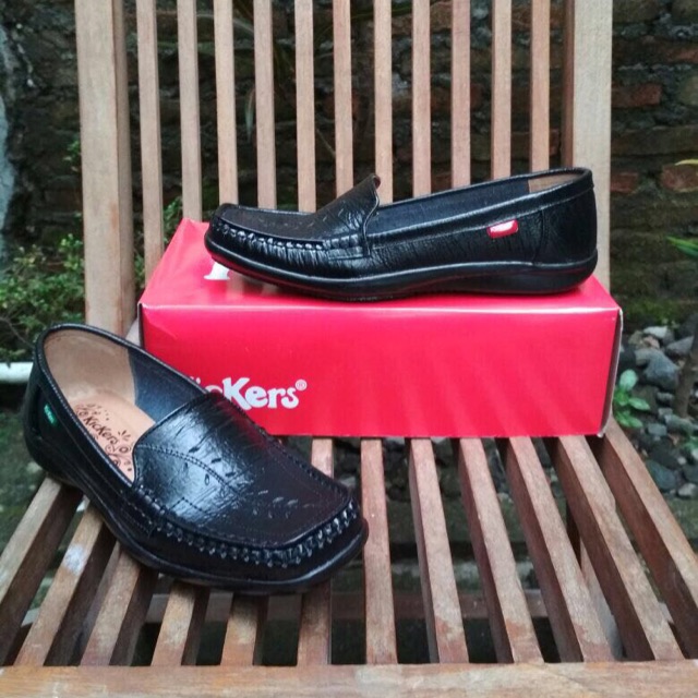 Sepatu kickers pantofel cewek / wanita