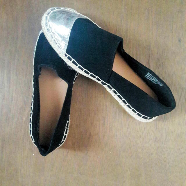 Rubi slip on shoes size 39 new black silver