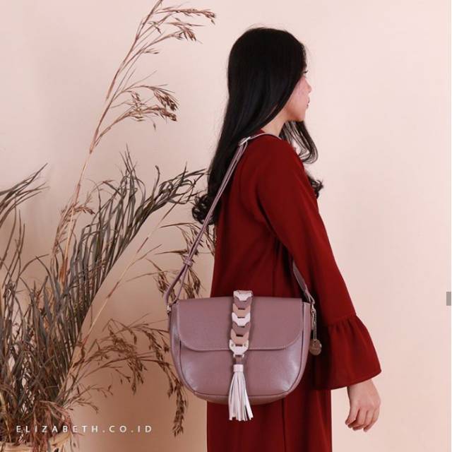 Tas Elizabeth slingbag , bahan kulit sintetis high kuality idr rp 480.000 original Elizabeth