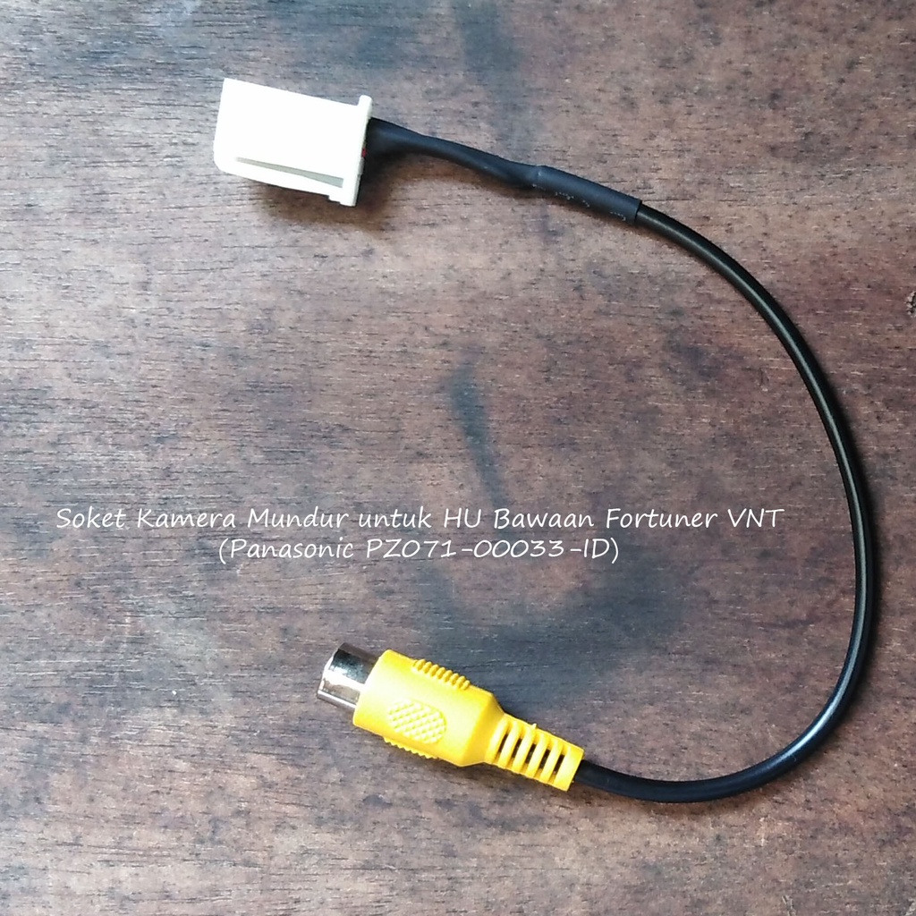 Soket Kamera Mundur/ Kamera Parkir/ Reverse untuk HU Bawaan Fortuner VNT Panasonic PZ071-00033-ID
