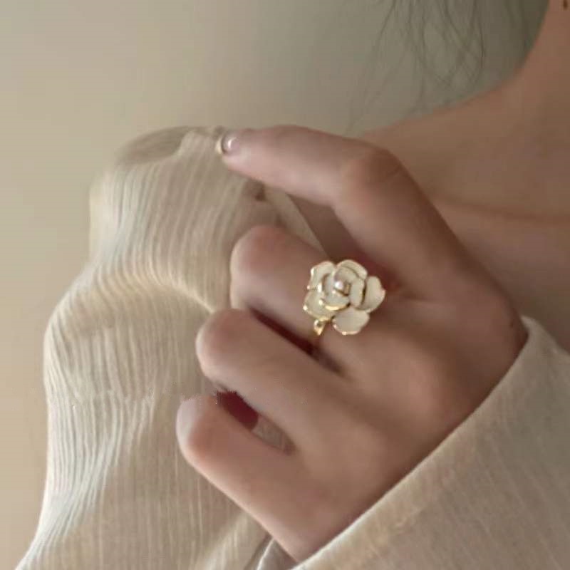 Cincin Model Terbuka Desain Bunga Camellia Gaya Perancis / Retro Adjustable Untuk Wanita