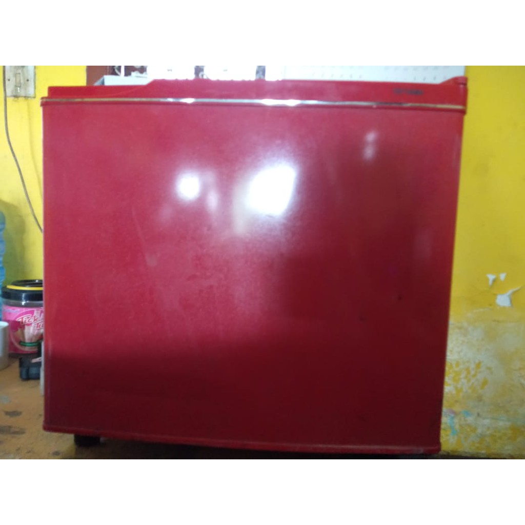 Kulkas mini bar bekas Toshiba GR-B 77