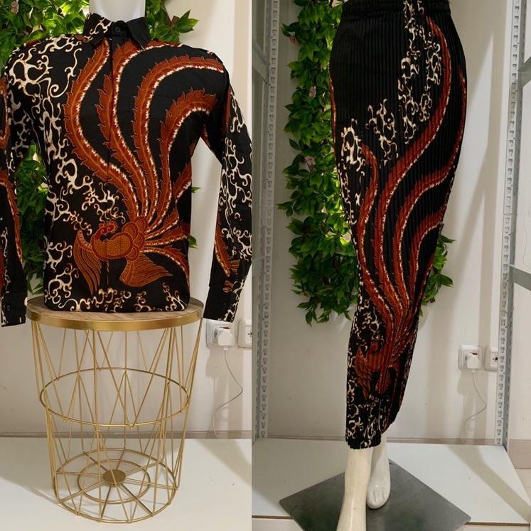 Paling Diminati.. Batik couple / baju batik couple / batik set / rok set / batik lengan panjang Bati