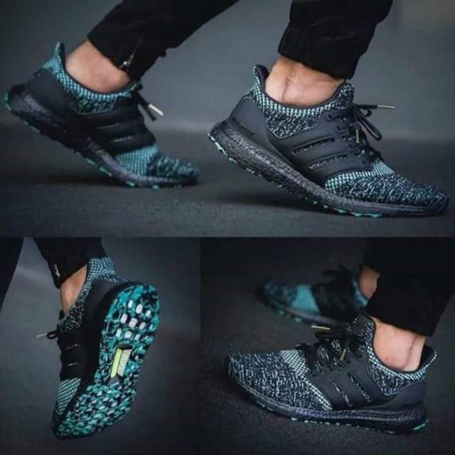 ADIDAS ULTRA BOOST (Core Black True Green)