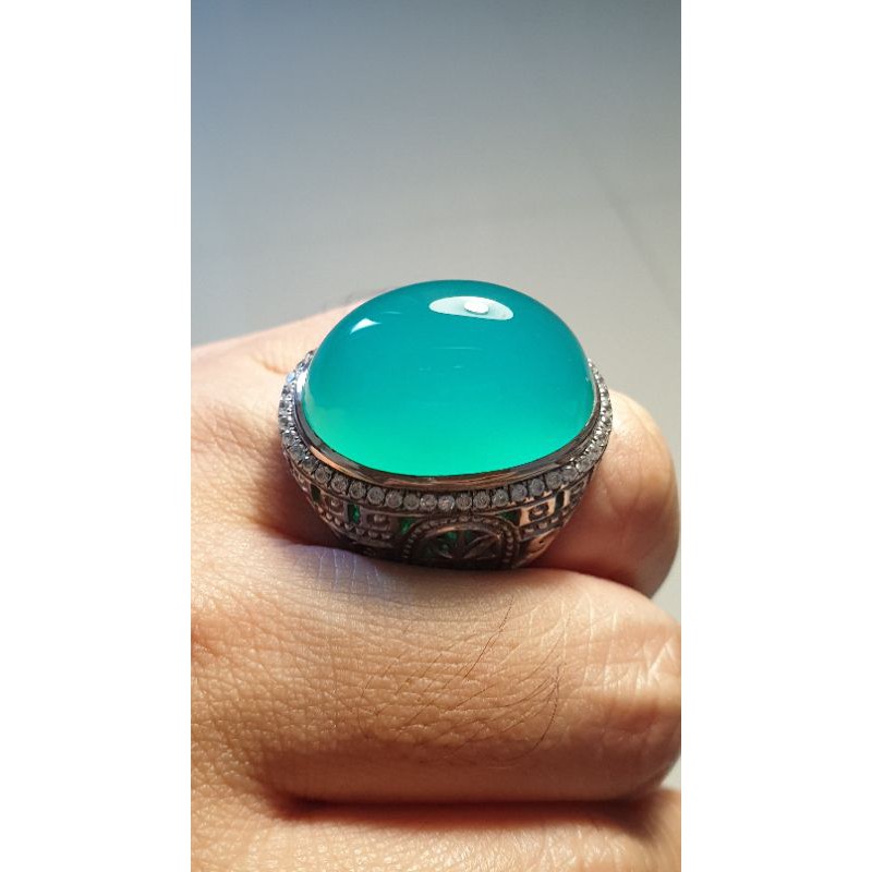 

Bacan_Palamea_Large