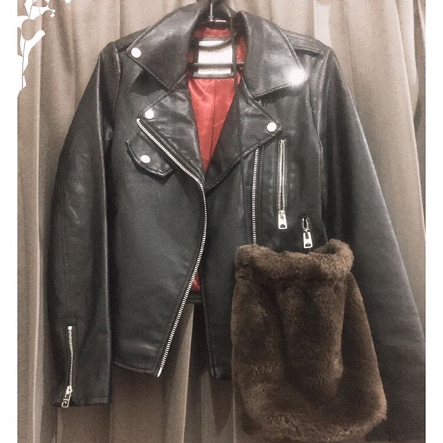 Jaket kulit pull and bear