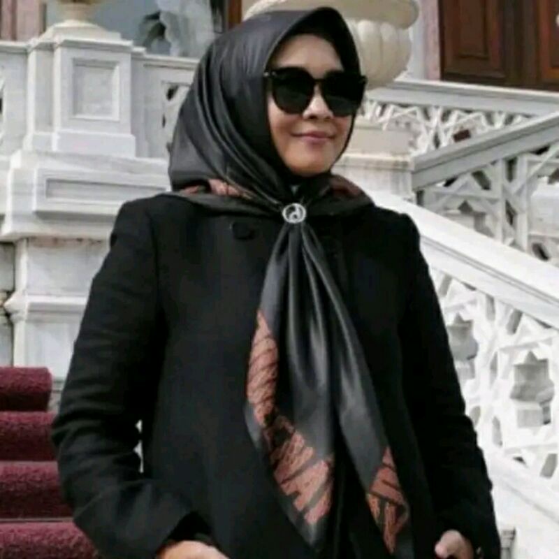 PL/Preloved Deenay, Zalifa