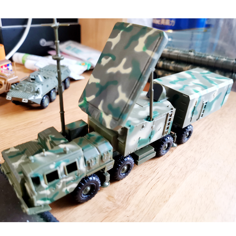 Mainan Edukasi Model Mobil Truk Misil Rusia S-300 4D Skala 1: 72