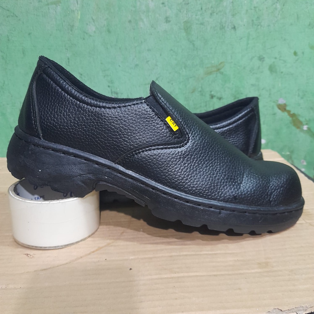 sepatu safety pendek slip on hitam