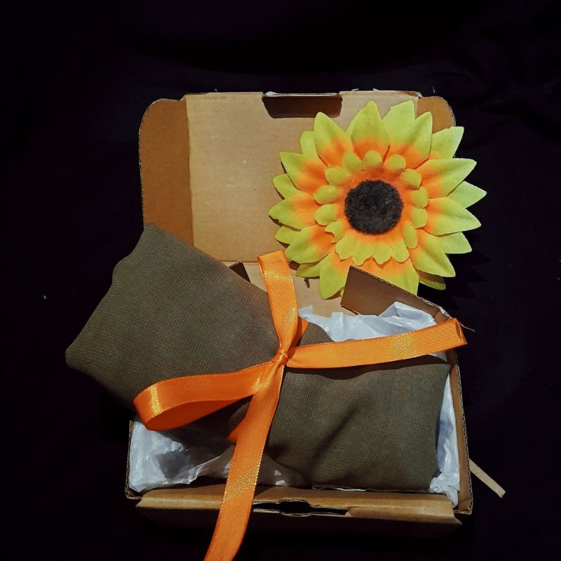 

GIFT BOX WISUDA/ GIFT BOX ULTAH